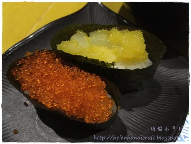 蟹籽及魷魚壽司