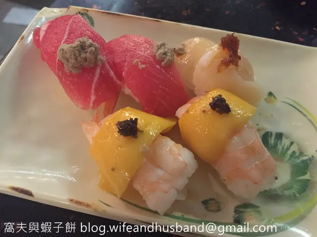 白松露吞拿魚壽司、香芒大蝦壽司和XO醬帆立貝壽司