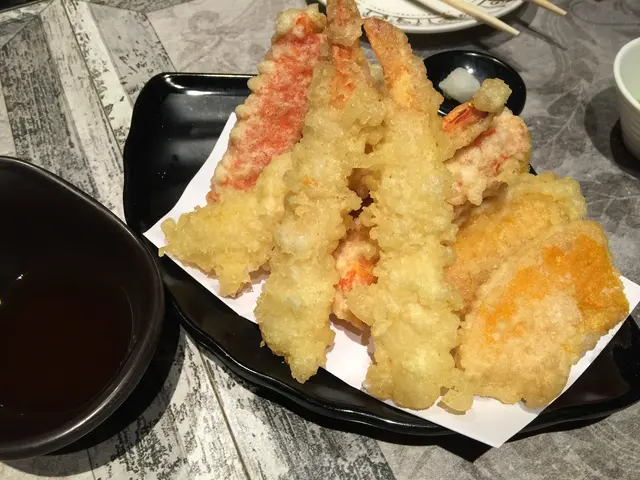 天婦羅全都是新鮮熱辣炸好的,外脆內軟,虎蝦肉質尤其鮮嫩彈牙😁