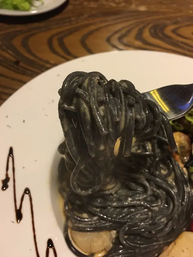 珍寶帶子墨汁意粉