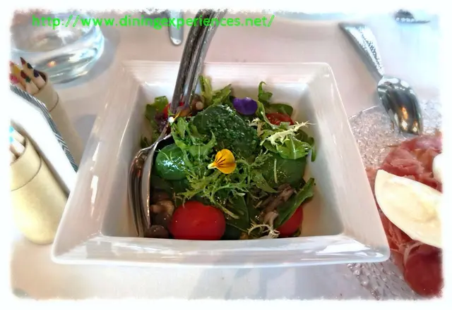 Insalata (organic mixed salad leaves with pickle mushroom)