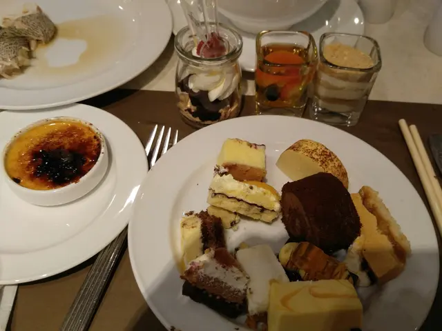 焦糖燉蛋,,栗子朱古力布丁,什果啫哩,木糠布丁,大量蛋糕