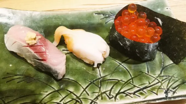 醋青魚, 石緩貝, 三文魚籽