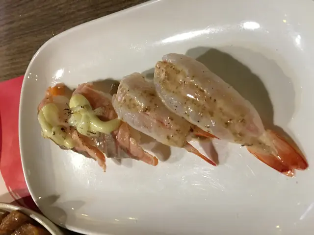 芝士蝦上面個d其實係胡麻醬