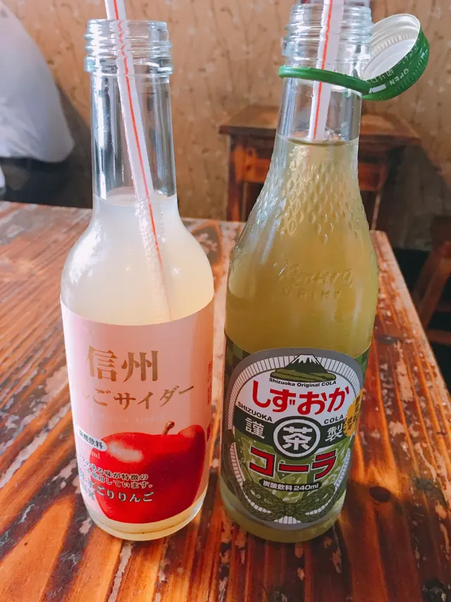 日本綠茶可樂 $21  信州蘋果梳打$26