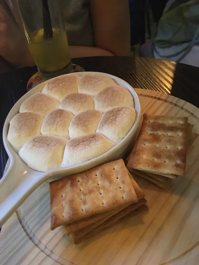 脆焗棉花糖榛子朱古力夾心批