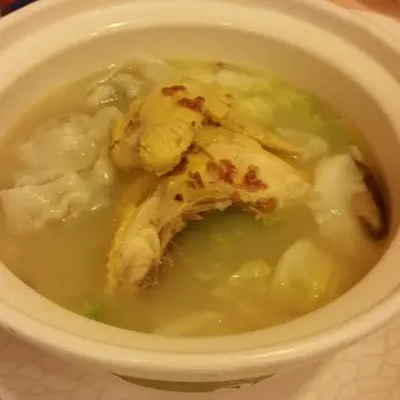沙锅云吞鸡