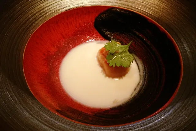 Scallop and Sea Urchin / Squid Ink Puree and Vichyssoise