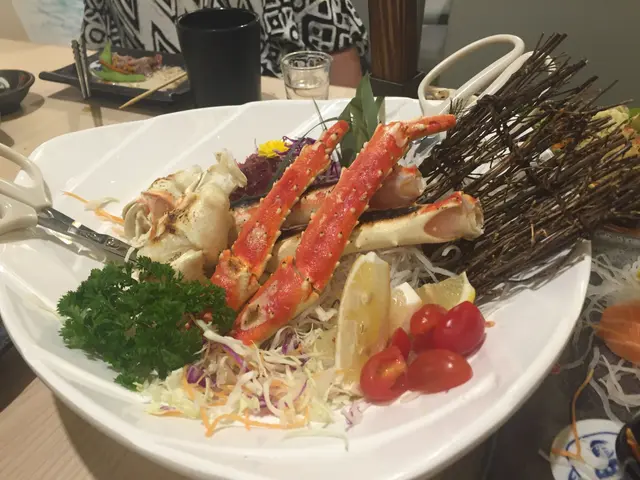 家人想食蟹,老板娘介紹阿拉斯加蟹腳,就點咗兩份。味鮮多肉,燒過香味更出。