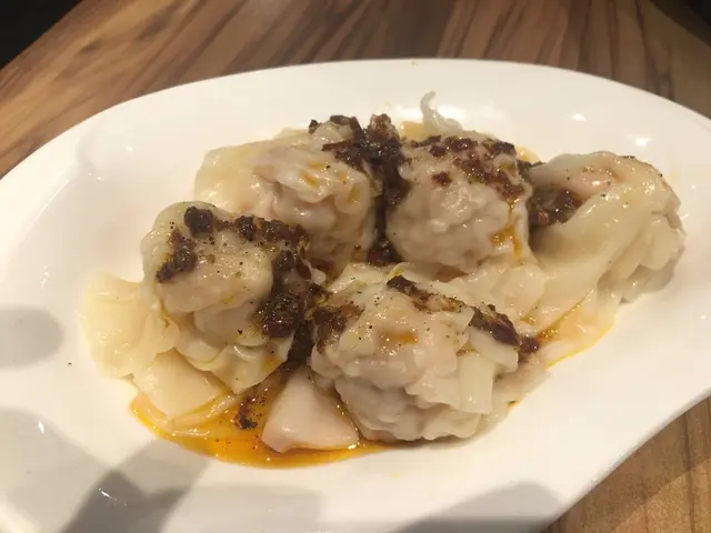 fb 打卡送既麻辣雲吞, 大大粒, 而且味道唔錯