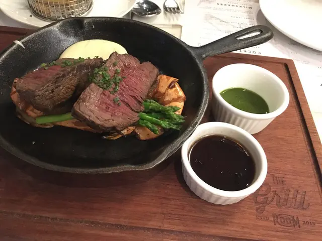 牛柳和露筍都好食，做到七成熟  