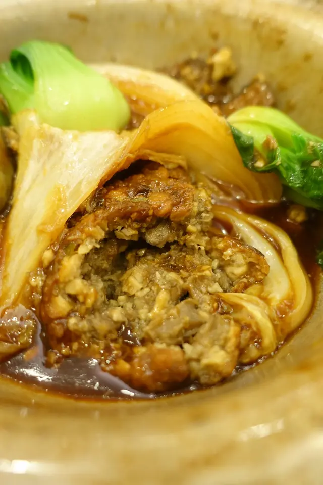 獅子頭以豆腐、素翅…等製成