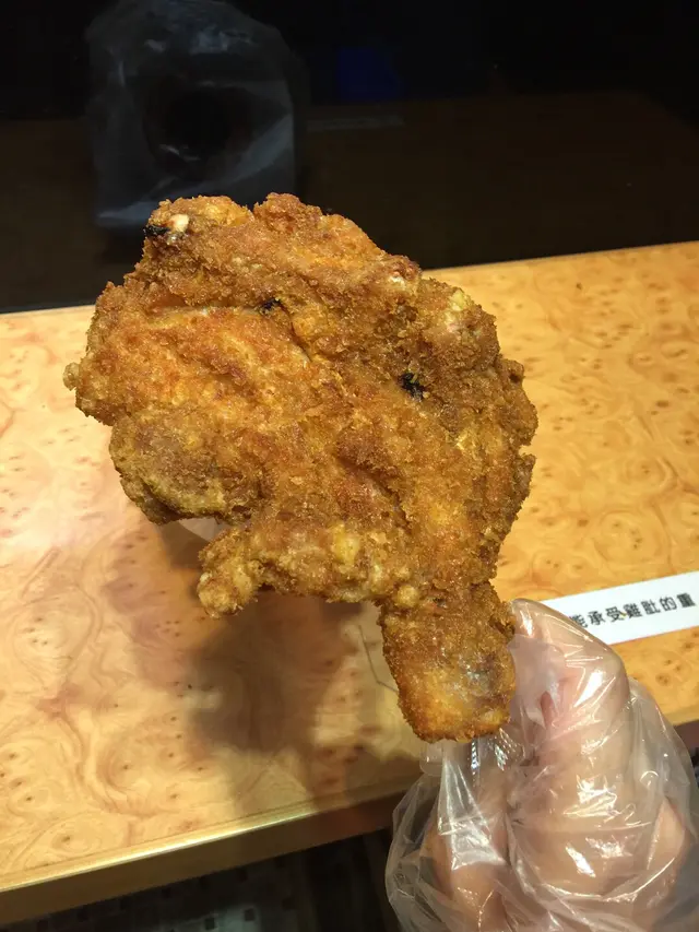 原來是吉列炸，熱辣辣幾大塊
