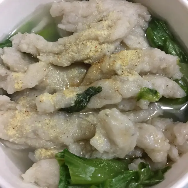 勁多胡椒粉,湯好咸,菜好硬,魚肉腥