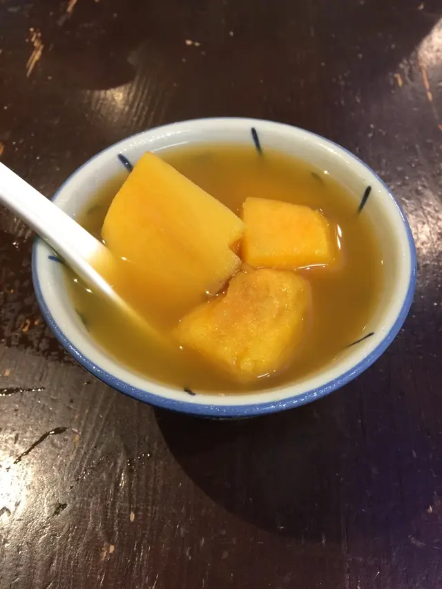 老薑！有沉殿的薑粉的（老薑才有）；蕃薯完全沒有根，中間一口類似糖心❤️