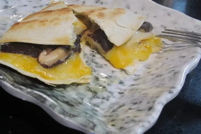 黑松露什菇墨西哥薄餅