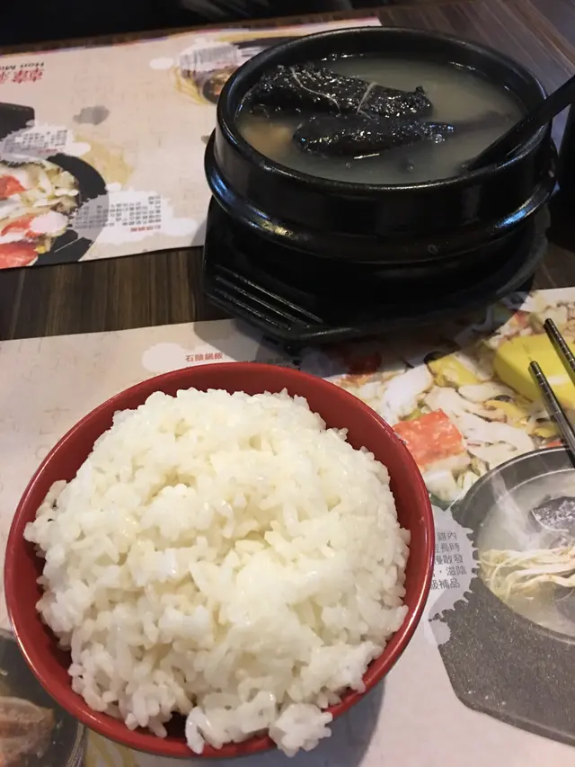 連小菜2碟、白飯及飲品