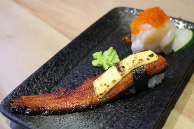 炙燒芝士長鰻魚壽司