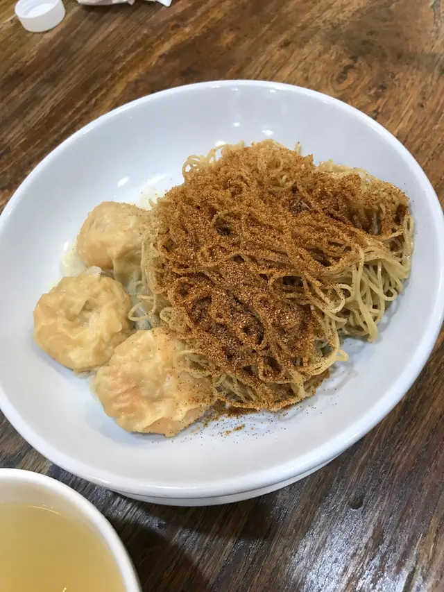 雲吞撈麵