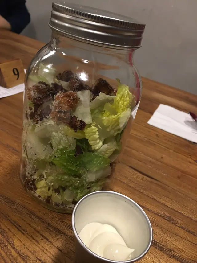 沙律菜頗新鮮，麵包粒和煙肉粒香脆。