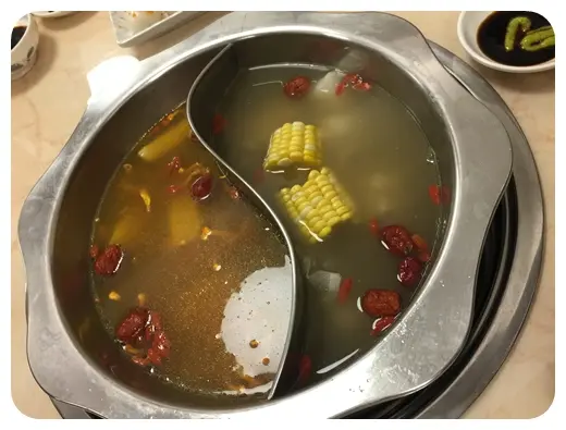 滋補蟲草雞鍋 & 胡椒豬手骨鍋