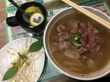 生牛肉湯河