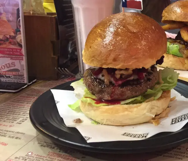 哥根蘇拿藍芝士漢堡