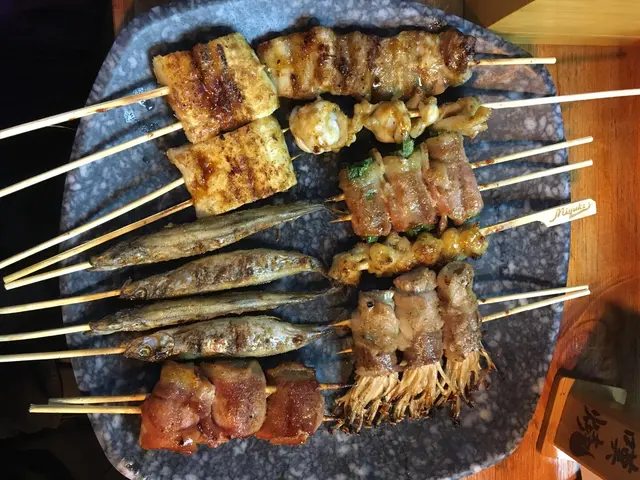 白蟮,墨魚咀,肥牛金菇,煙肉9菜,煙肉車厘茄,多春魚,雞軟骨