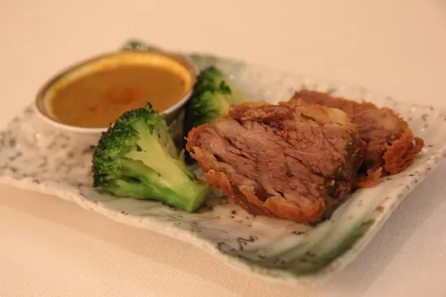 酥炸安格斯牛腩配咖哩汁