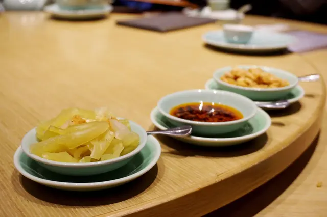 鹹酸菜、花生小碟