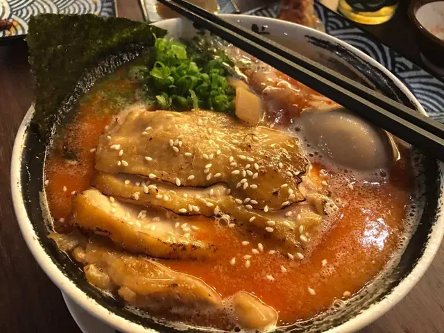 辛口特盛雞玉雞白湯拉麵