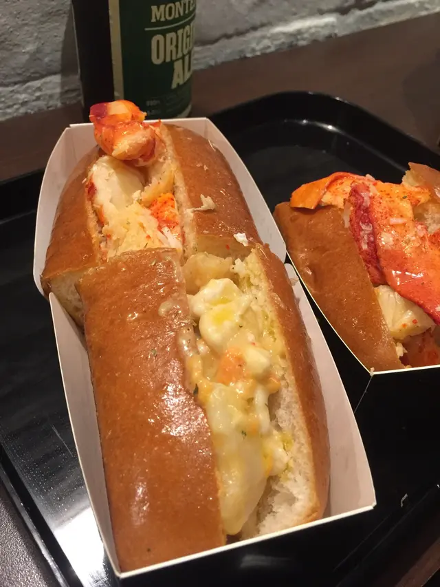 Lobster  roll  and  scallop  roll