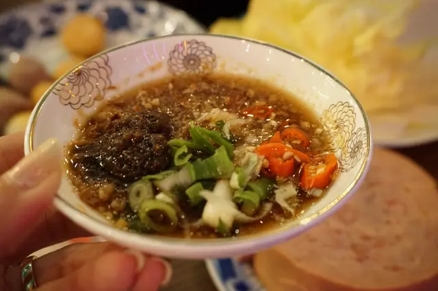 總能混出稱心合意的,也可試試以生蛋汁蘸吃