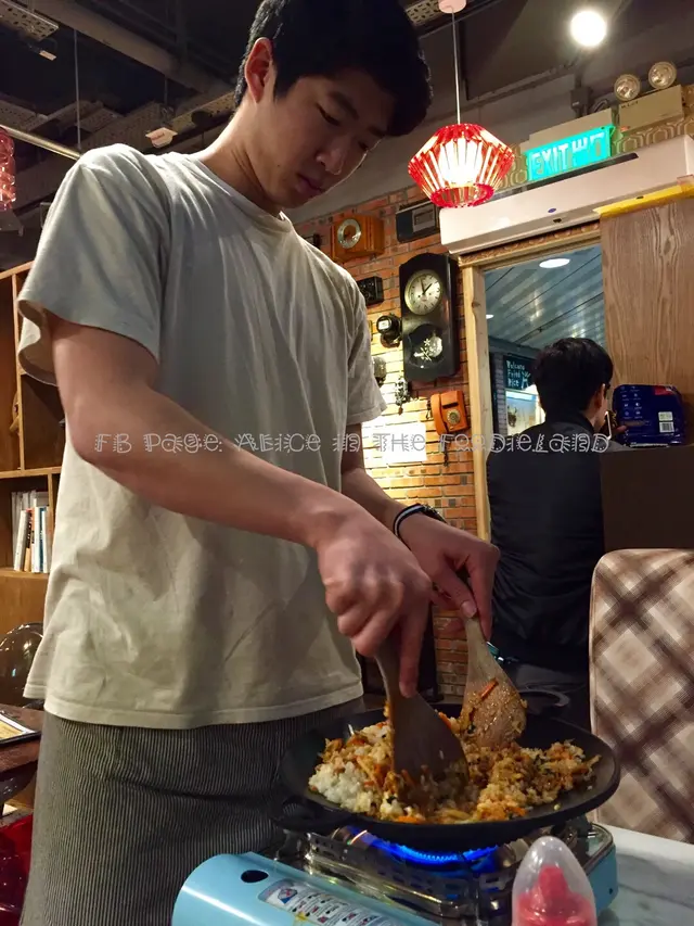 漢拿山芝士蛋溶岩豚肉炒飯