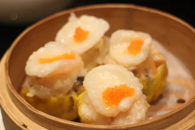 帶子燒賣王 (Siew Mai Pork Dumplings with Japanese Scallop)