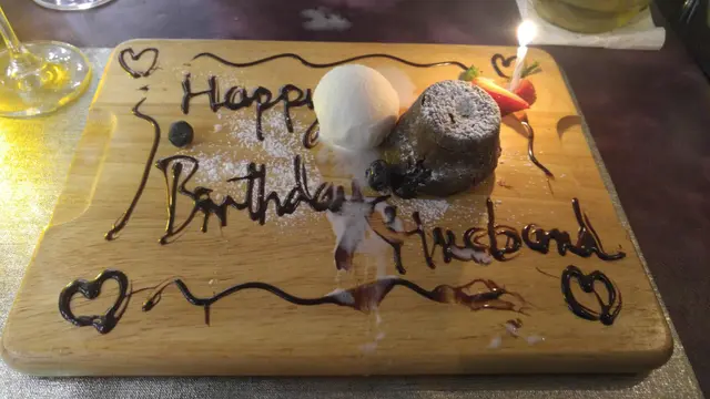 跟著我太太的指示，再加廚師嘅小小創意，賣相絕對係靚到爆。心太軟有水準的，朱古力味恰到好處