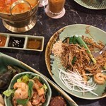 Tom Yun Kung - Good!  Appetizer platter - bad!  Phad Thai - average