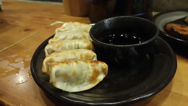烤餃子