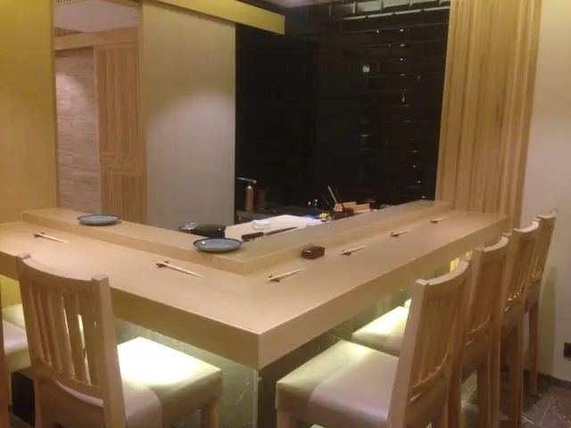 私人房內的小型壽司桌