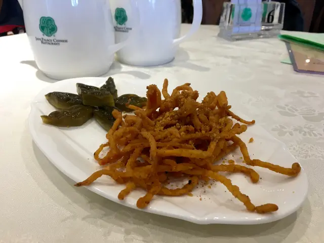 冰梅涼瓜拼椒鹽蟲草花