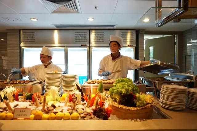 分為凍海鮮和燒海鮮兩個部分