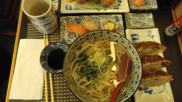 餃子烏冬