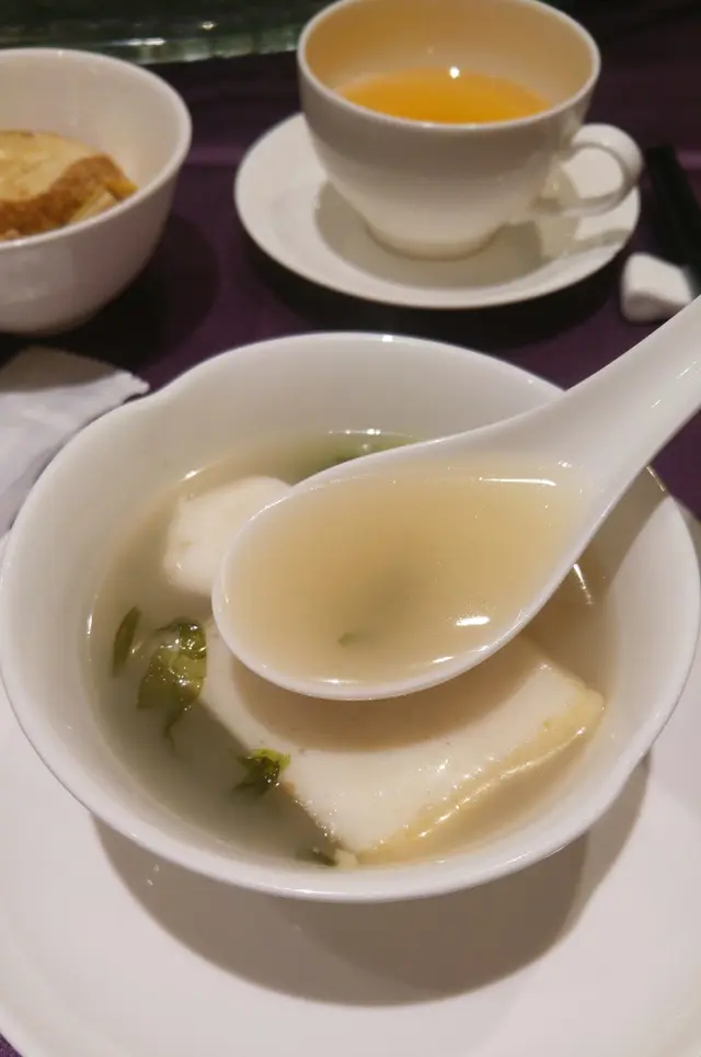 清澈而鮮甜的高湯, 不俗而討好