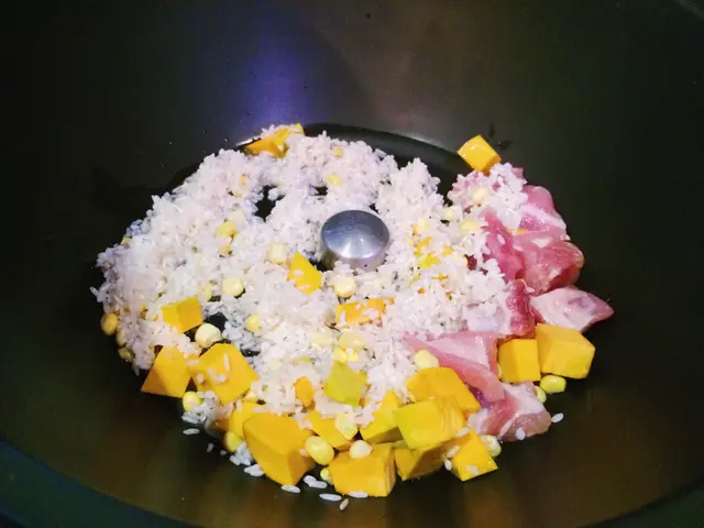 南瓜粟米鮮排骨粥