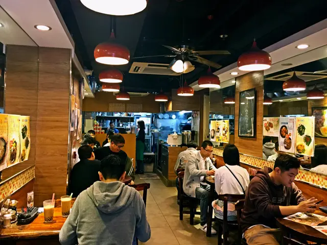 星期六的午飯黃金時間,餐廳坐無虛席!