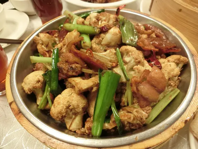 這真是非常驚喜的一道菜,這樣吃椰菜花,很新奇,但又好好味!
