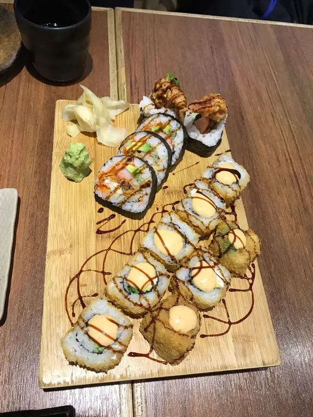 上-蜘蛛，下-午夜牛郎