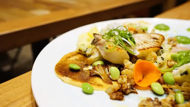 用上白味噌作主導的調味感覺挺新鮮, 鹹香的衝擊, 口味甚重