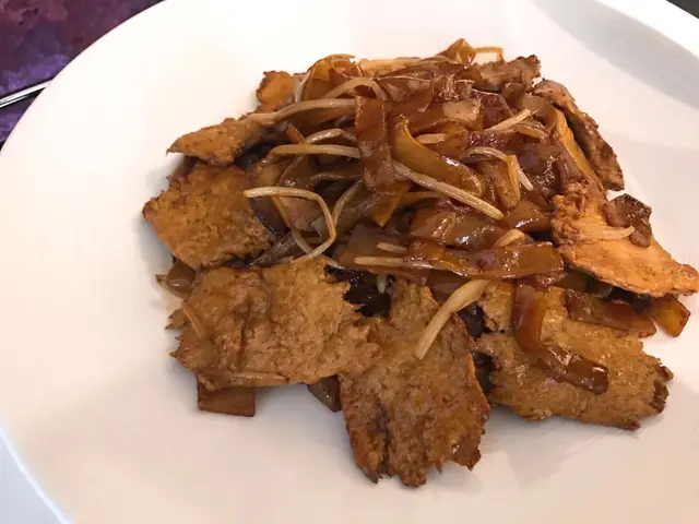 來佬汁炒素牛河