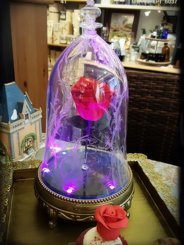 「美女與野獸」永生玫瑰藍牙喇叭（單售$1488）